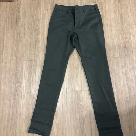 Uniqlo Gray Chinos with Tailored Fit - Picture 1 of 4